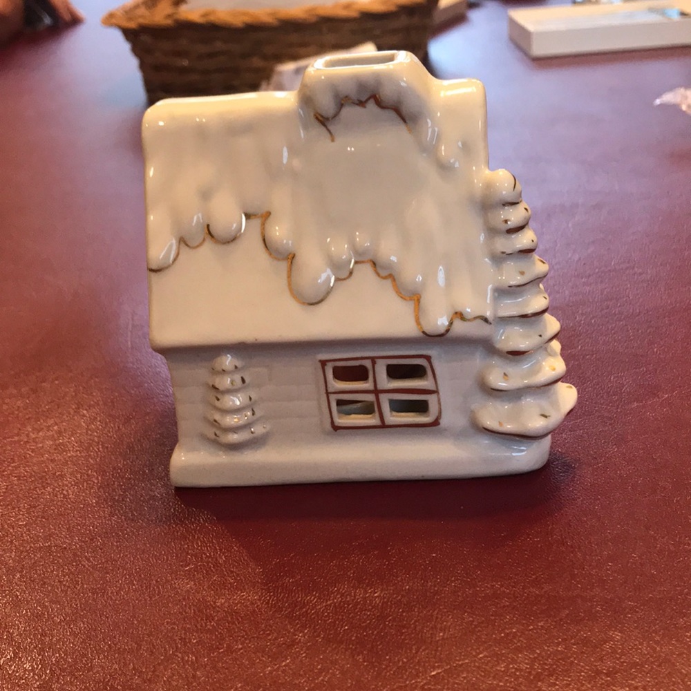 Holiday House with candle - Picture 3 of 6